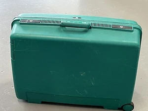 Delsey Vintage Suitcase Green 64cm 2 Wheeled Hard Shell Inc Key Good Condition - Picture 1 of 18