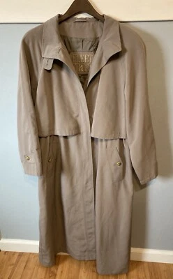 Woman's Fleet Street Trench/Rain Coat Long Tan Size 10 Fancy Buttons - Image 1 of 4
