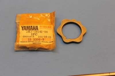 NOS YAMAHA IT400 IT425 IT250 YZ400 YZ250 STOPPER PLATE PART# 2K7-18141-00-00 - Image 1 of 4