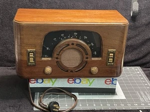 Zenith Röhrenradio 6-D-630 1942 - 83 Jahre alt - schaltet sich ein - Display ready - Bild 1 von 24