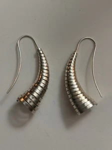 Orecchini a spirale modernisti in argento sterling - Foto 1 di 4