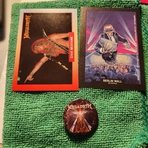 1991 MEGADETH GEBURT VON VIC ED REPKA STICKER DAVE MUSTAINE KARTE & 1,25 ZOLL PIN - Bild 1 von 2