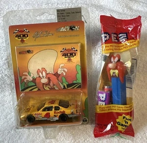 Mike Skinner #4 Kodak Looney Tunes Revancha 1:64 Diecast Nascar Car y PEZ e174 - Imagen 1 de 20