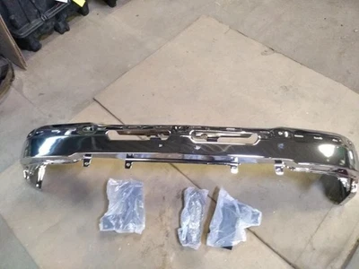 (SOLO RECOGIDA LOCAL) Parachoques delantero estilo clásico cromado se adapta 03-07 Silverado 1500  Foto 1 de 4