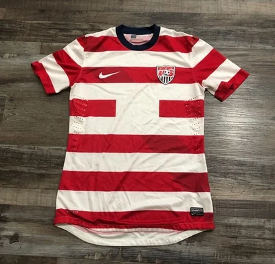 Nike 2013 US Mens National Soccer Team Jersey Small Red White Striped - Image 1 of 4