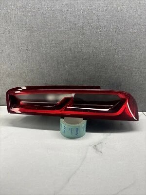 2016 2017 2018 CHEVROLET CAMARO RIGHT RH SIDE TAIL LIGHT OEM USED - Image 1 of 4