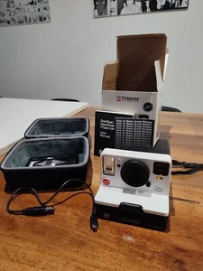 Polaroid One Step 2 + Custodia viaggio - Foto 1 di 7