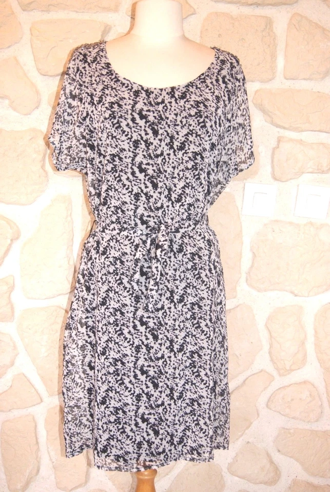 Robe noire et blanche neuve marque Eva Kayan taille 40 étiqueté à 139€ - Photo 1/1