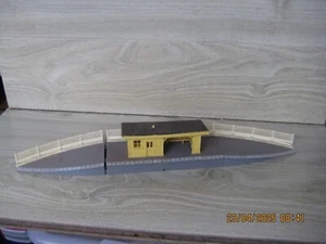 HORNBY RAILWAYS OO scale R 510 PLATFORM SHELTER - Picture 1 of 2