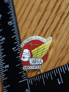 Alfiler de solapa GWRRA dorado ala de carretera asociación tornillo H2 - Imagen 1 de 2