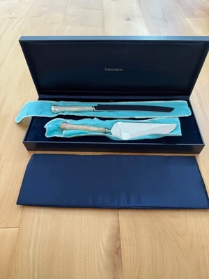 TIFFANY & CO SET COLTELLI E TORTE IN ARGENTO STERLING (SBL013240) - Immagine 1 di 3