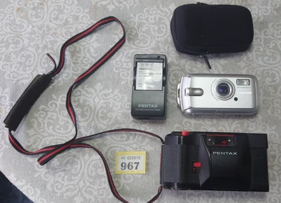 Pentax Optio W20 10MP Camera & Battery & Charger & Pentax P35 AF M : 967 - Image 1 of 4