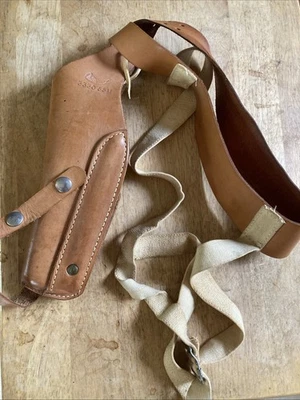 HUNTER TAN  33-30 55M SHOULDER LEATHER HOLSTER - RH SMITH & WESSON 4" REVOLVERS - Image 1 of 4