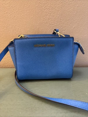 Bolsa de mão Michael Kors Selma mini tiracolo couro satchel azul royal em excelente estado usado - Imagem 1 de 4