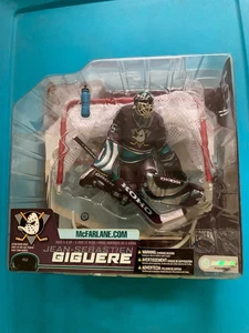 Jean-Sebastien Giguere Hockey 2003 NHL lila Figur Mighty Ducks McFarlane Neu in Verpackung - Bild 1 von 2