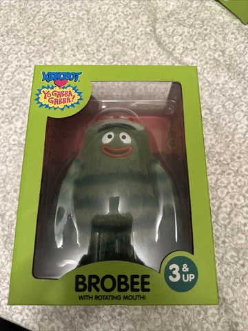 Kid Robot Yo Gabba Gabba Brobee NIB Kidrobot Cover