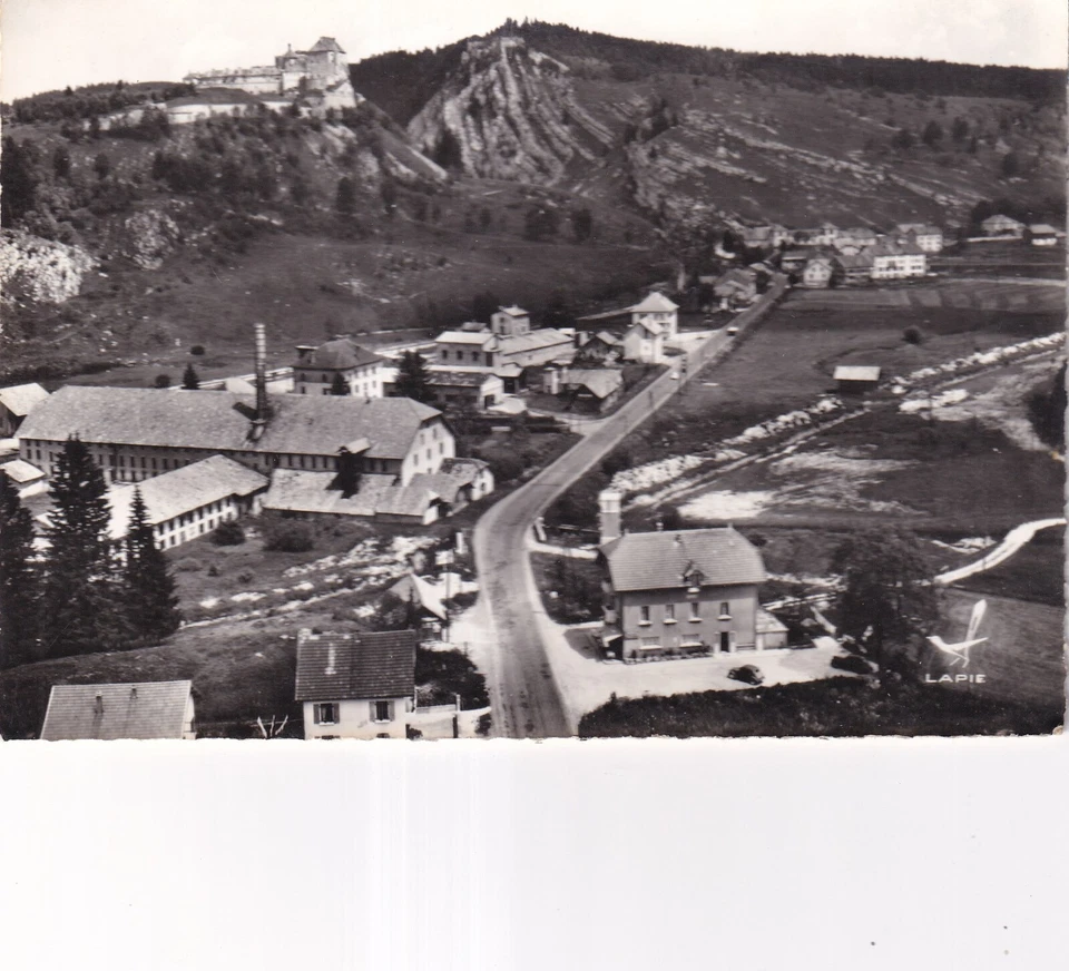 Carte postale postcard 10x15cm LA CLUSE ET MIJOUX DOUBS quartier gauffre LAPIE - Imagen 1 de 1