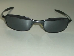 OAKLEY SQUARE WIRE 2.0 MIRRORED VIOLET SLEEK SPORT WRAP FLEX HINGES SUNGLASSES - Picture 1 of 8