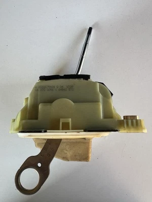 03-09 Mercedes W203 C230 C320 CLK500 Shifter Gear Shift Selector 2032675424 - Image 1 of 4