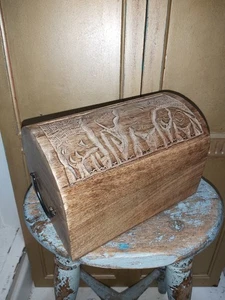 HAND CARVED SOLID MANGO WOOD DOMED ELEPHANT BOX - L - Picture 1 of 16