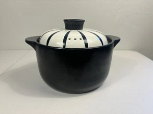 2.5-Quart Black And White Pattern Ceramic Round Dish Casserole/Clay Pot Rice - Picture 1 of 7