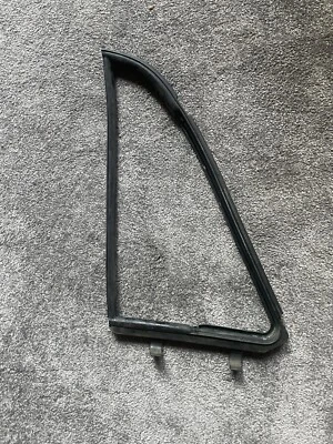 BMW 1502 1602 1802 2002 Classic Car Seal Triangle Window Front Driver Side - Image 1 of 2