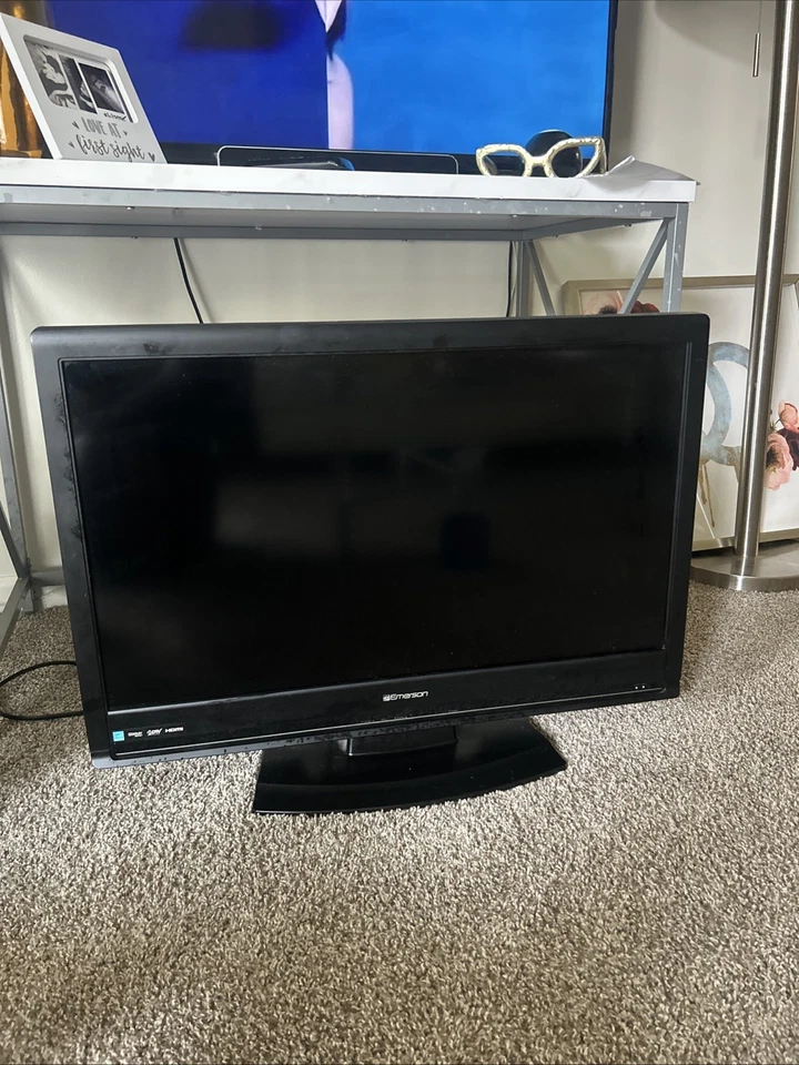 Emerson 32" 1080p 60 Hz Televisión TV - Image 1 of 4