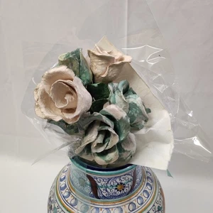 Piccolo bouquet con 6 fiori finti di cartapesta realizzati a mano - Picture 1 of 7