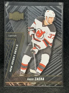 2016-17 Fleer Showcase #MU-37 Pavel Zacha Metal Universe - Picture 1 of 2