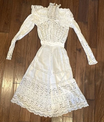 Antique Victorian Edwardian lawn dress, lace, eyelet B 34 - Image 1 of 4
