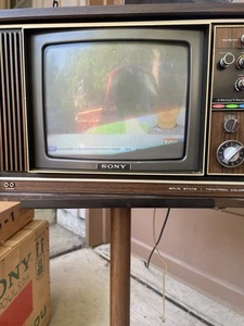 Sony Trinitron Color CRT TV Set 12” KV-1220U 1969 Gaming - Tested W/ Stand - Picture 1 of 10