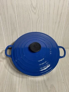 Le Creuset 24 Dutch oven Blue 4 1/2 quart France made Stock pot W/ Lid - Picture 1 of 12