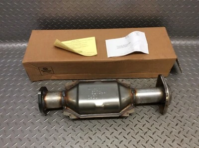 Convertidor catalítico de ajuste directo para Jeep Cherokee Walker 00-01 16117 Foto 1 de 4