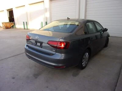 Used Rear Right Ind Rr Suspension Assembly fits: 2016 Volkswagen Jetta without c - Image 1 of 4