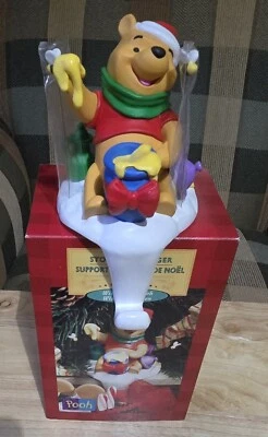 Nuevo en caja Winnie the Pooh Navidad Medias Colgador Sello Disney Miel Pot Abejas  Foto 1 de 4