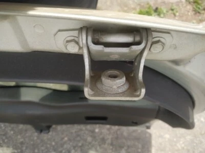 Alfa-Romeo 147 2001 capó trasero bisagras izquierda usado, genuino #1672026-95 Foto 1 de 4