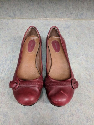 Zapatos planos de tacón bajo de cuero rojo Croft & Barrow para mujer Foto 1 de 4