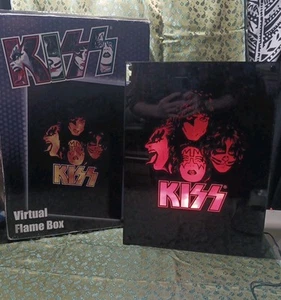 Spencers Kiss Band Virtual Flame Box Gene Simmons Paul Ace Peter Works 2003 - Foto 1 di 5