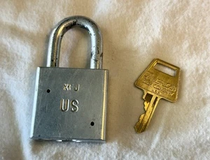 Vintage American Lock Co Serie 5200 USA gehärtet US XFJ mit Original Schlüssel - Bild 1 von 4