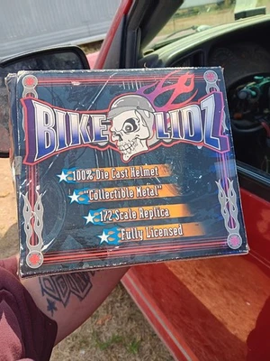 Bicicleta Lidz Die Cast Casco Coleccionable Arlen Ness Motocicletas Zona de Juguete Foto 1 de 2