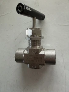 Swagelok Stainless Steel SS-18RF8 Integral Bonnet Needle Valve 1/2" NPT - Picture 1 of 2