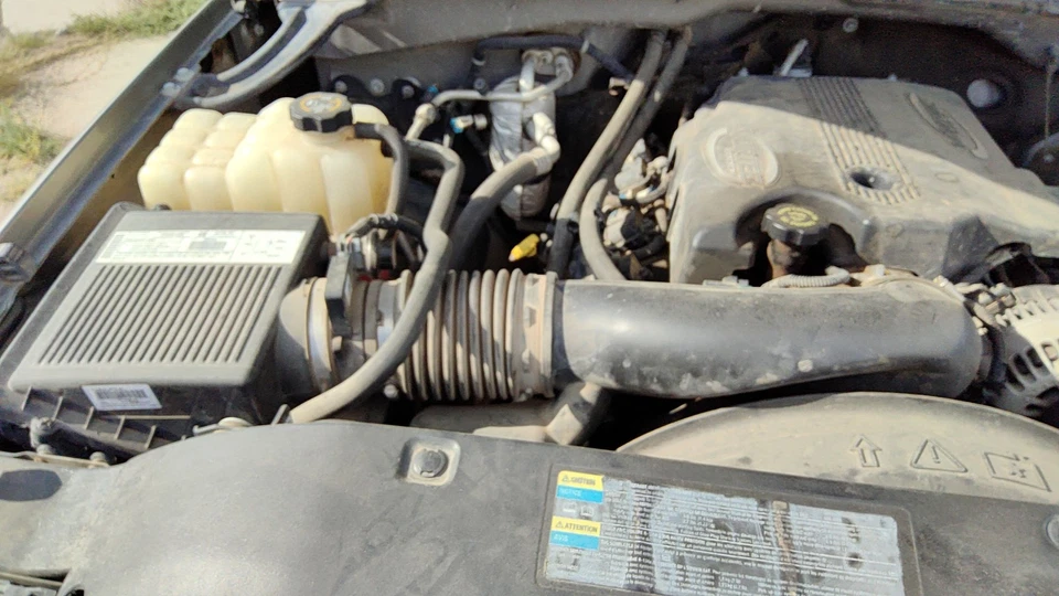 Sierra 2500 HD 1999-07 caja de filtro de admisión de aire completa carcasa con tubo fabricante original 8,1 l Foto 1 de 4