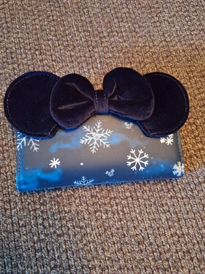 Cartera Loungefly Minnie Mouse Azul Invierno País de las Maravillas Copo de Nieve Foto 1 de 4