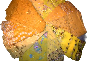 Paquete de 10 muestras vintage de 8" x 8" Dupatta, telas, bordadas con cuentas amarillas - Imagen 1 de 2