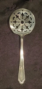 Antique Wm Rogers Mfg. Co. - Original Rogers - Laurel - Tomato Server - Picture 1 of 4