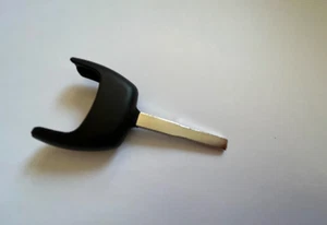 Ford S-Max 2006-2011 Remote Key Blade HU101 - Picture 1 of 1