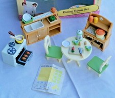ORIGINAL. SYLVANIAN FAMILIES. DINING ROOM SET. N.2951. COMPLETO. USATO