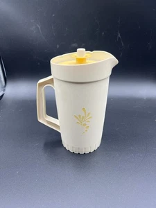 Vintage Tupperware 1 Qt Pitcher 874-8 Almond Harvest Gold With Push Button Lid - Picture 1 of 10