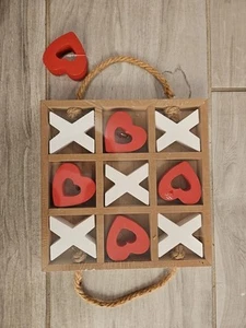 Cuori Tik Tac Toe Gioco da Tavolo in Legno. Legno massello! Nuovo - Foto 1 di 3