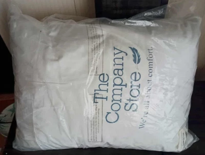 NOVO EM FOLHA The Company Store Lacrosse Loftaire travesseiro padrão médio - Imagem 1 de 4